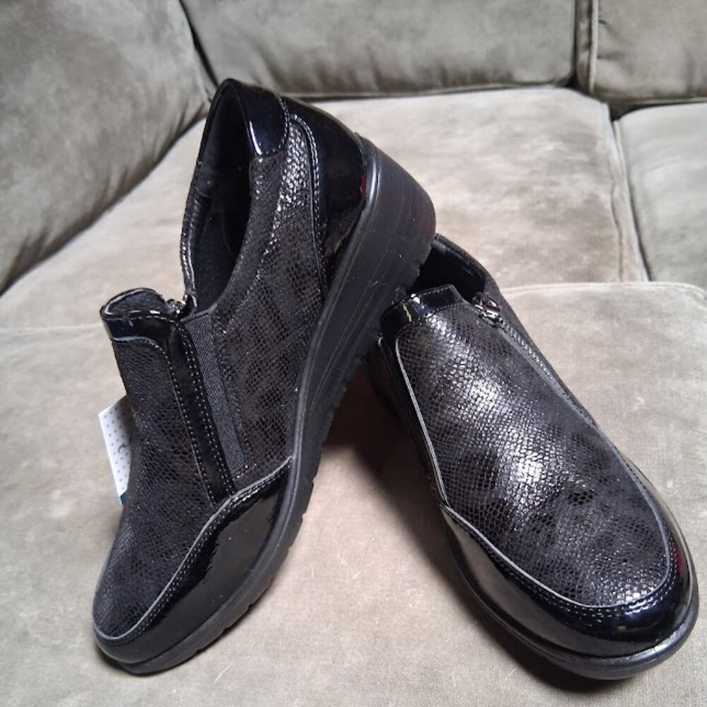 Flexus by Spring Step Concha Black Patent Leather Wedge Shoes New In Box Sz 8.5